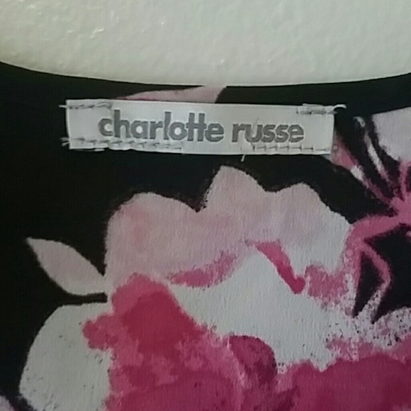 4/20  Charlotte  russe  Romper - Picture 2 of 2